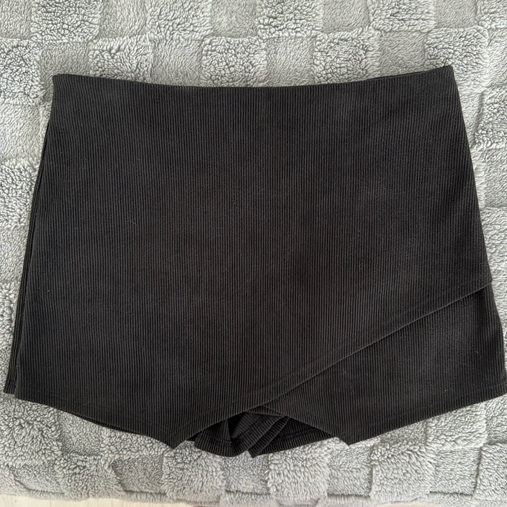 Blue Blush-Black Ribbed Mini Skort
